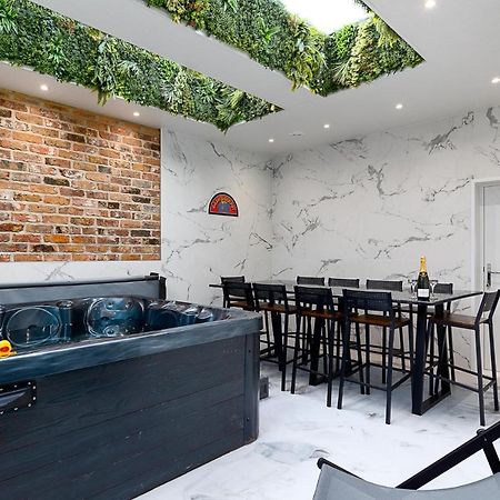 23 Trafalgar Square With Hot Tub And Cinema Scarborough Ngoại thất bức ảnh