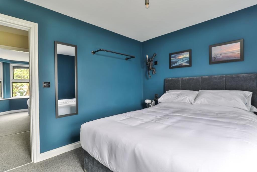 23 Trafalgar Square With Hot Tub And Cinema Scarborough Ngoại thất bức ảnh