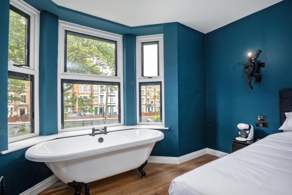 23 Trafalgar Square With Hot Tub And Cinema Scarborough Ngoại thất bức ảnh